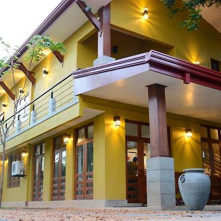 Inlak Garden Hotel Negombo Extérieur photo