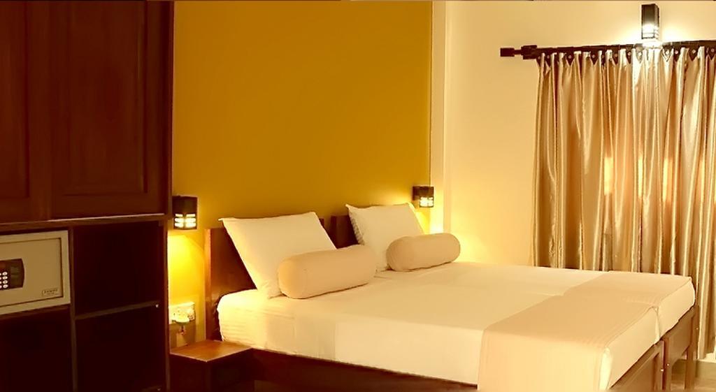 Inlak Garden Hotel Negombo Chambre photo