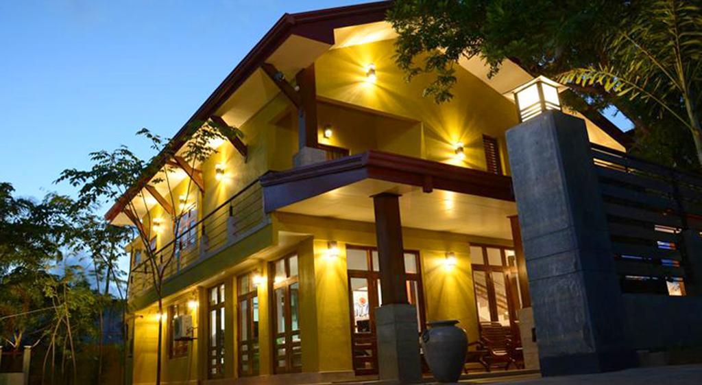 Inlak Garden Hotel Negombo Extérieur photo