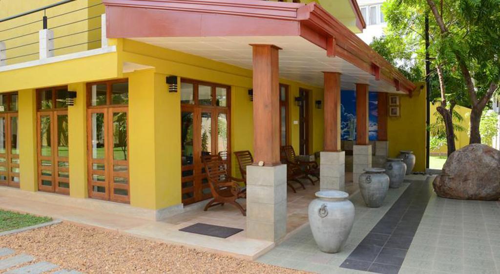 Inlak Garden Hotel Negombo Extérieur photo
