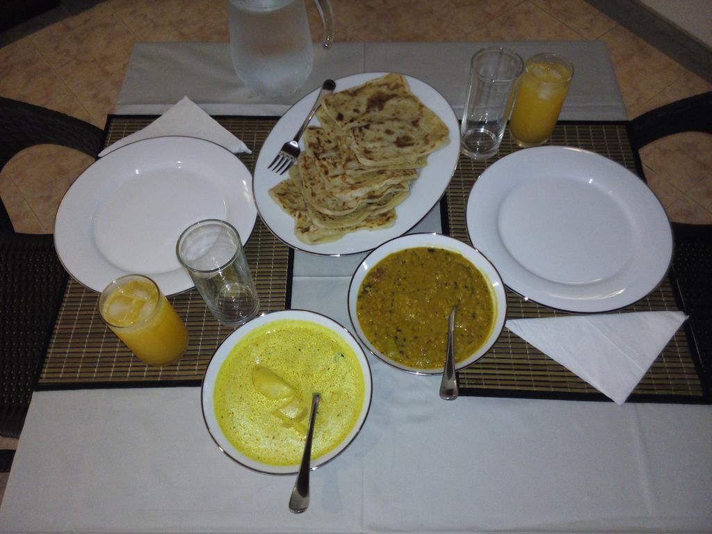 Inlak Garden Hotel Negombo Extérieur photo
