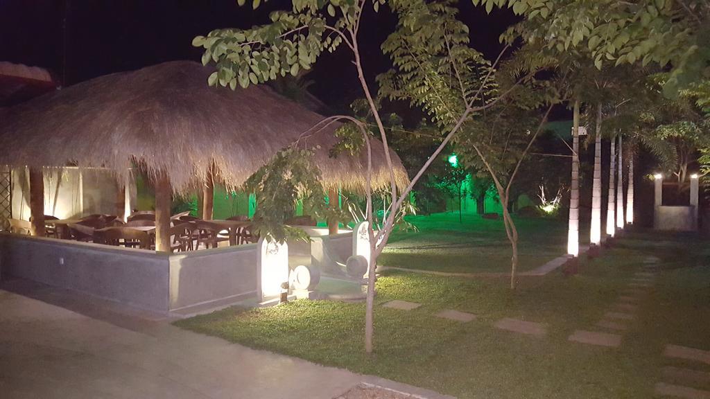 Inlak Garden Hotel Negombo Extérieur photo