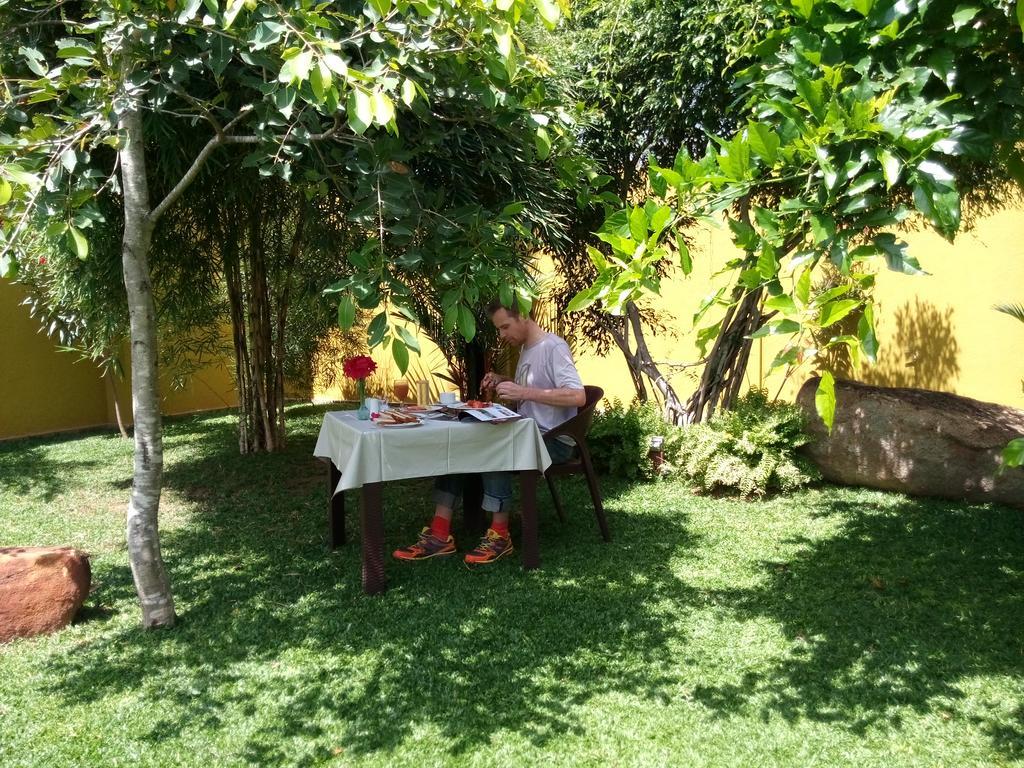 Inlak Garden Hotel Negombo Extérieur photo